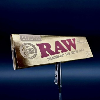 RAW 1 1/4"  Papers